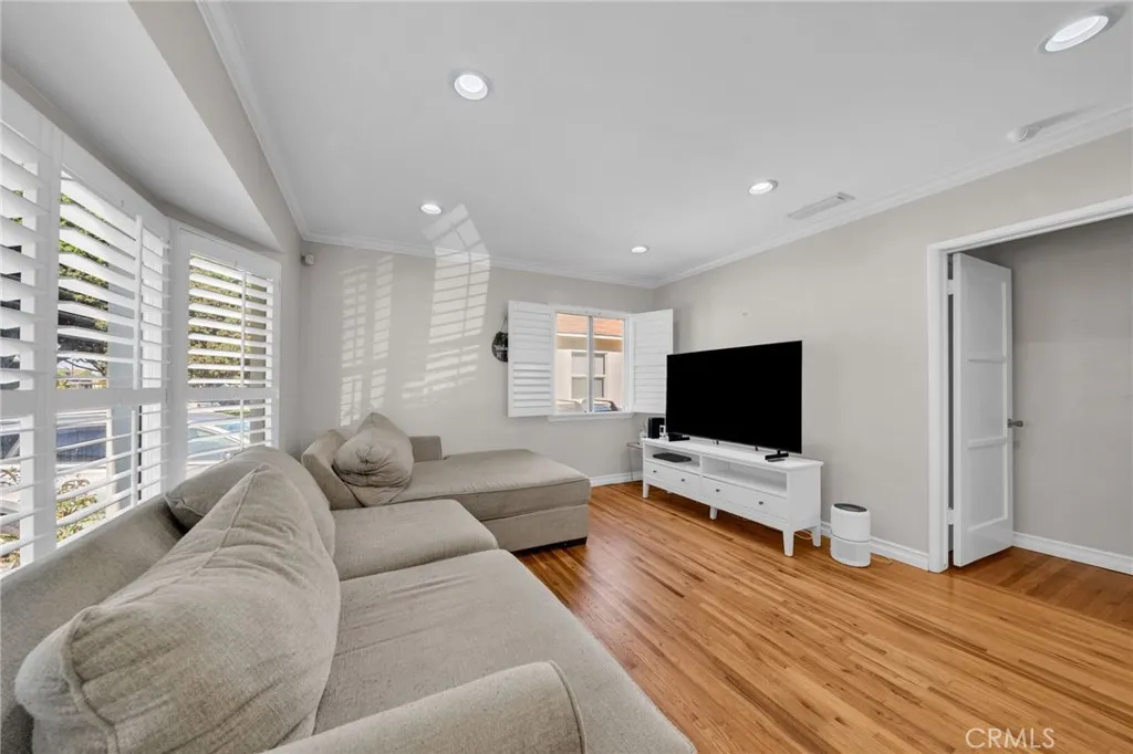 5514 Bellflower Blvd, Lakewood, California 90713 home-pic-4