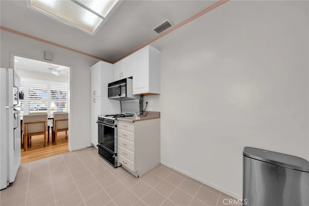 5514 Bellflower Blvd, Lakewood, California 90713 home-pic-17