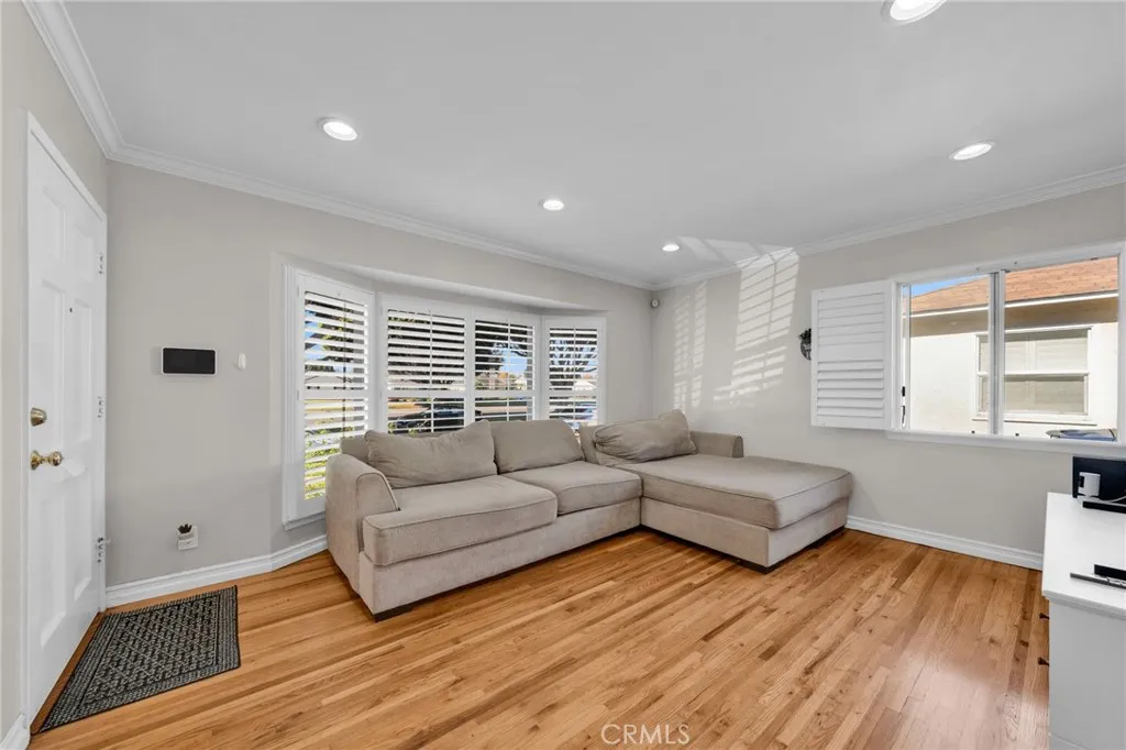 5514 Bellflower Blvd, Lakewood, California 90713 home-pic-5