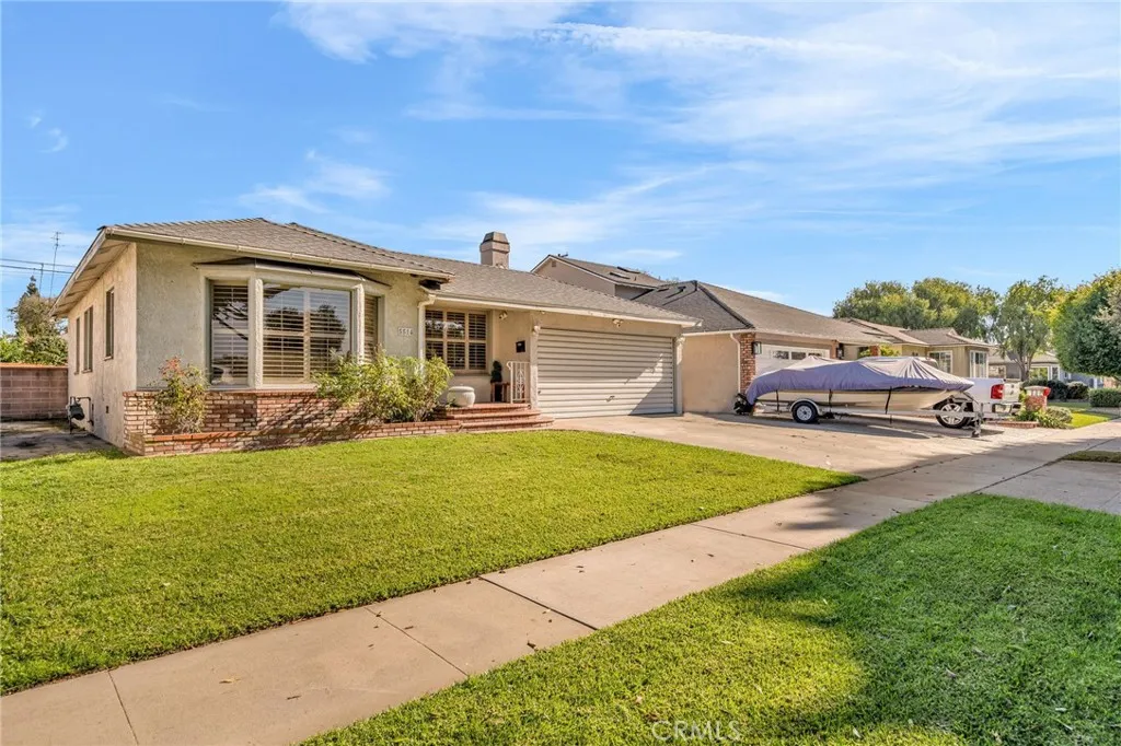 5514 Bellflower Blvd, Lakewood, California 90713 home-pic-2
