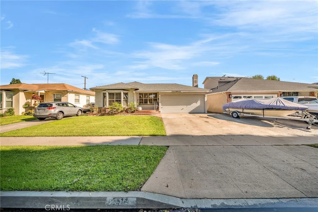 5514 Bellflower Blvd, Lakewood, California 90713 home-pic-0