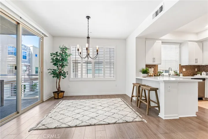 Kitchen / Dining Area