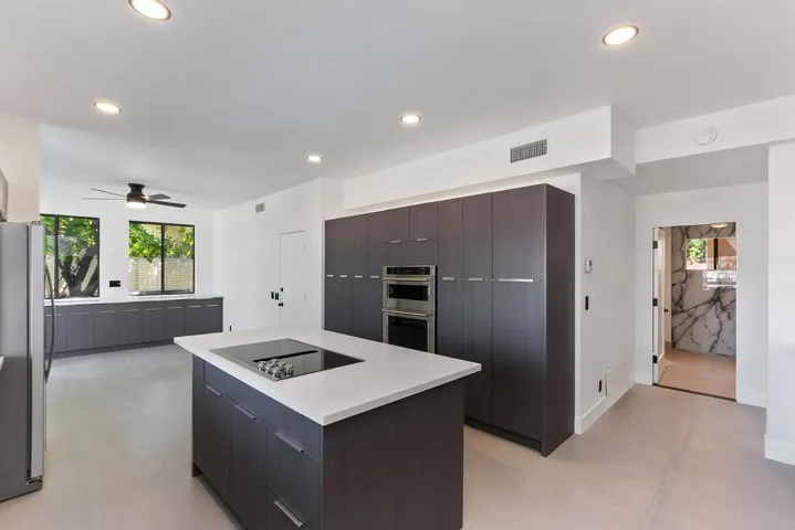 021_Kitchen
