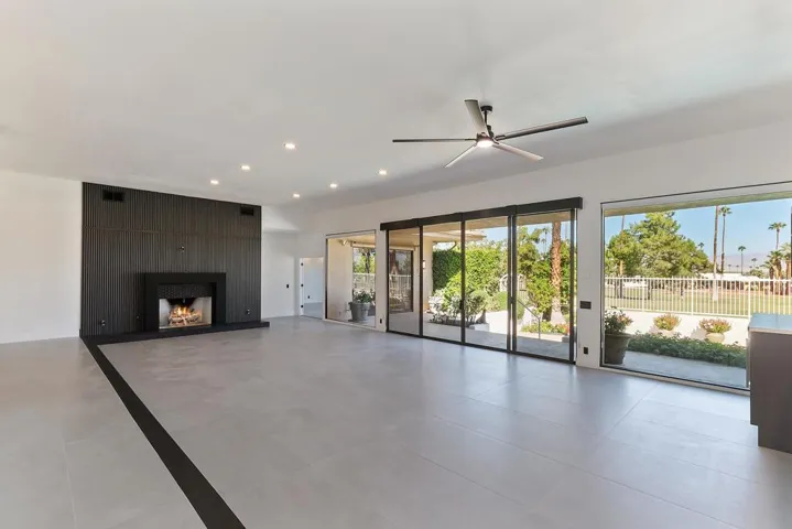 016_Living Room