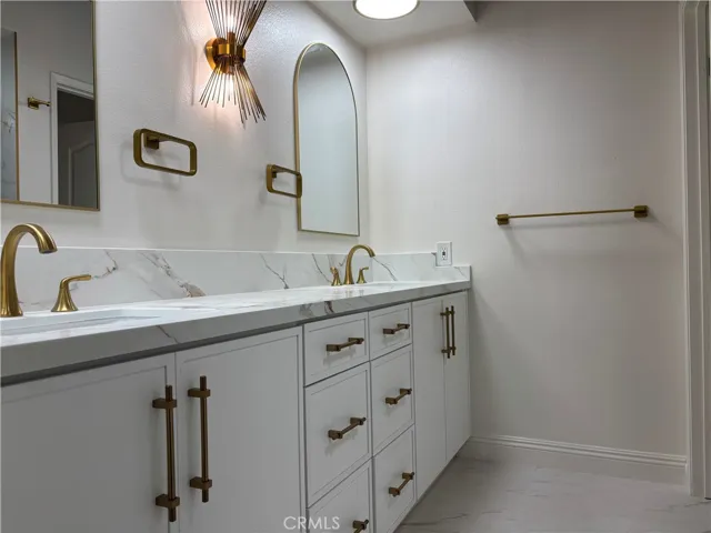 668 S Iron Horse Lane, Anaheim Hills, California 92807