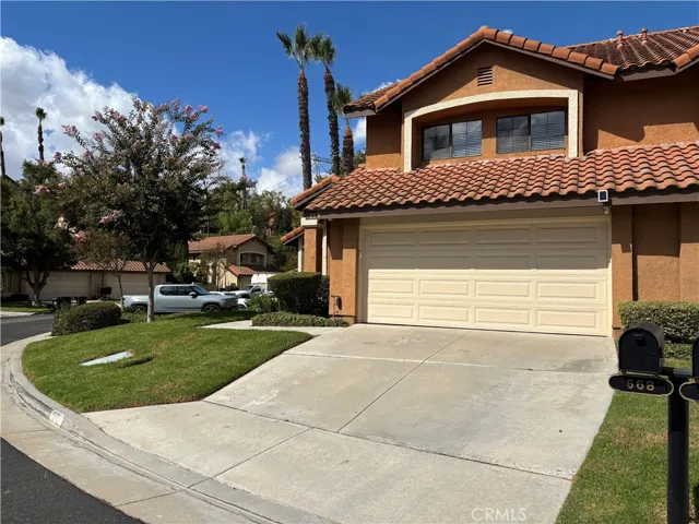 668 S Iron Horse Lane, Anaheim Hills, California 92807