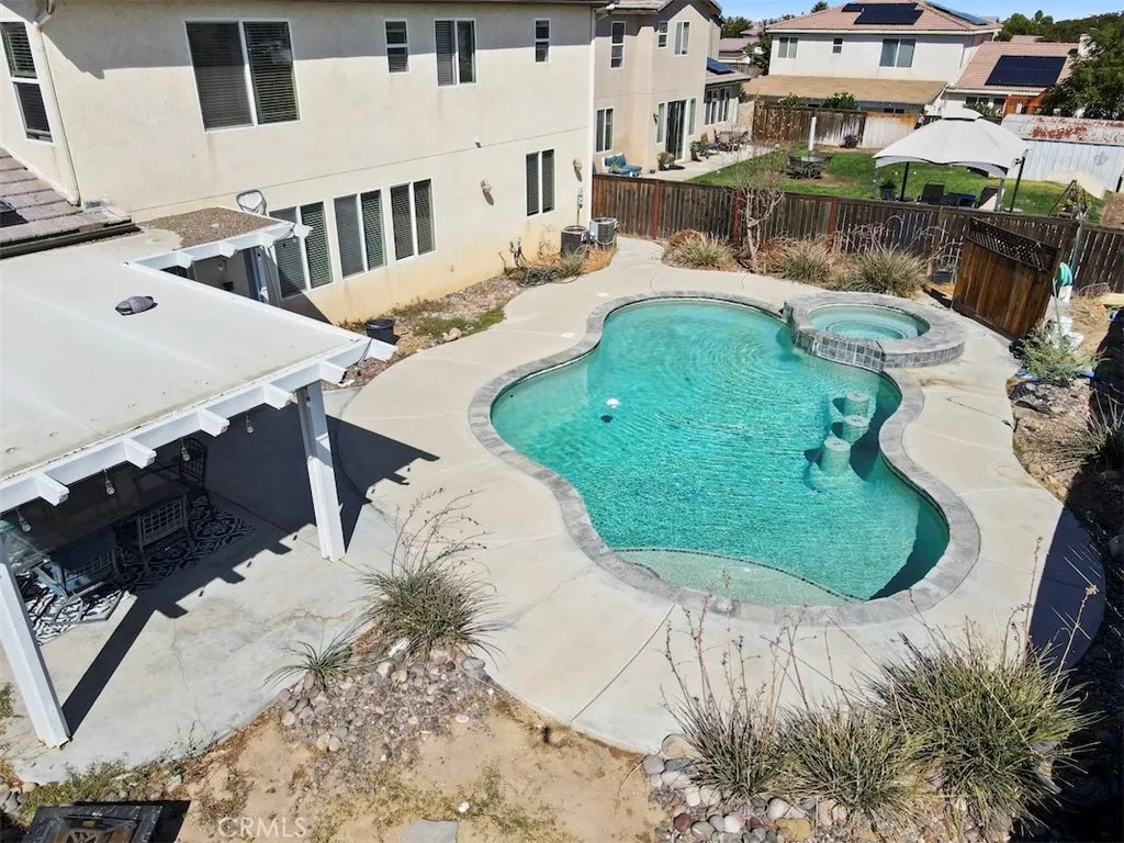11863 Garret Lane, Victorville, California 92392 home-pic-2