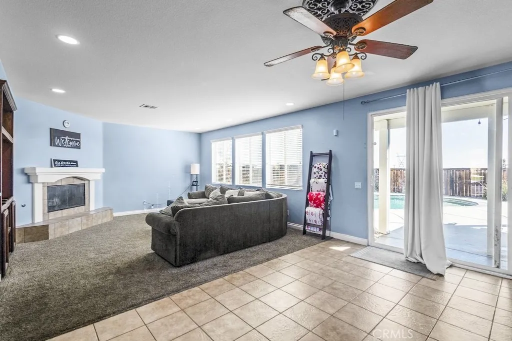 11863 Garret Lane, Victorville, California 92392 home-pic-17