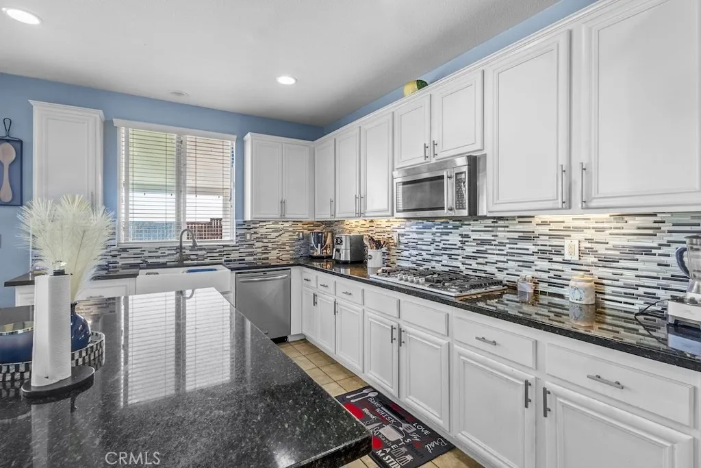 11863 Garret Lane, Victorville, California 92392 home-pic-10