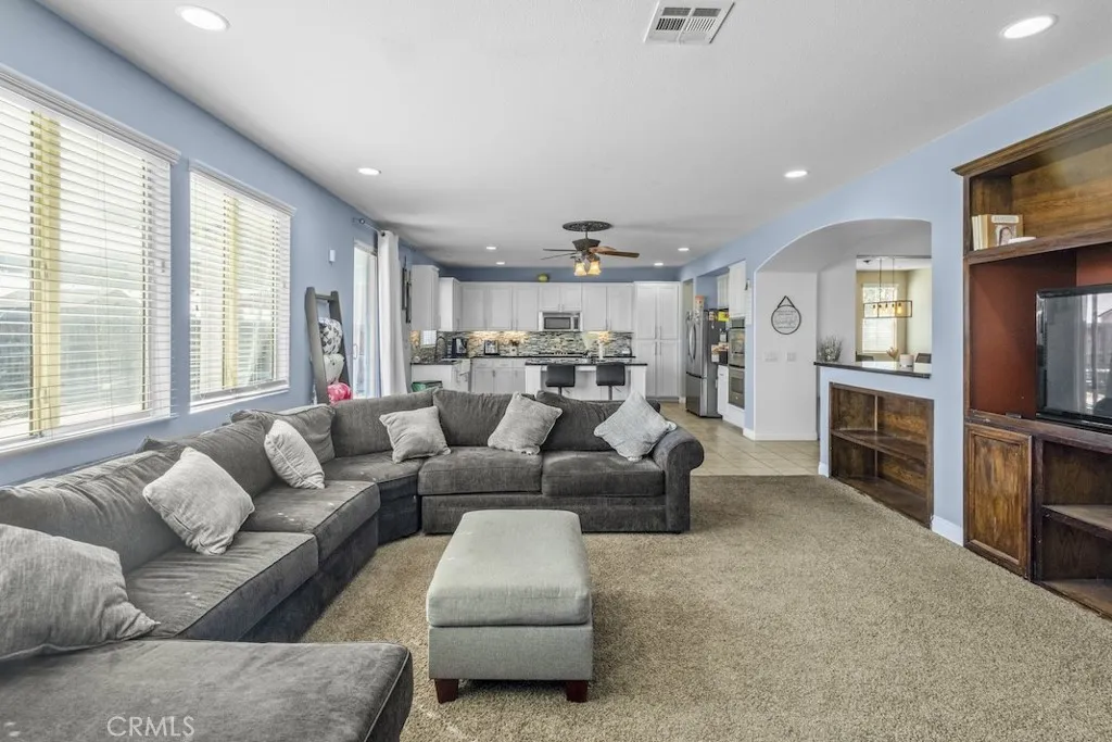 11863 Garret Lane, Victorville, California 92392 home-pic-43