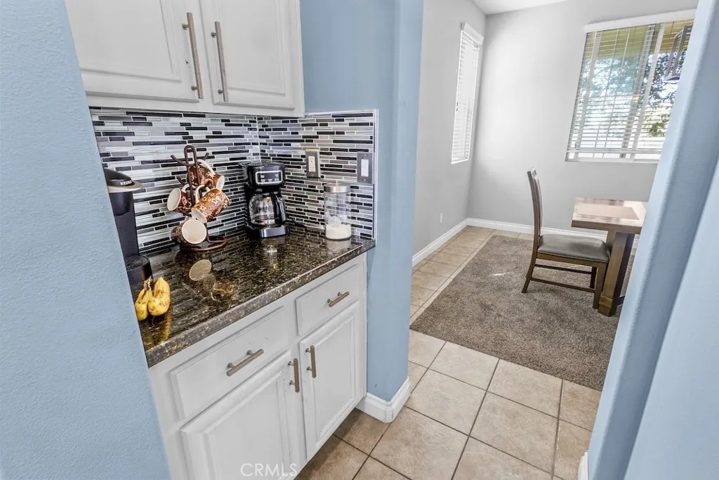 11863 Garret Lane, Victorville, California 92392 home-pic-44