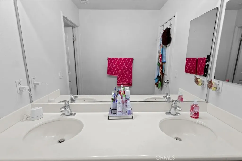 11863 Garret Lane, Victorville, California 92392 home-pic-32