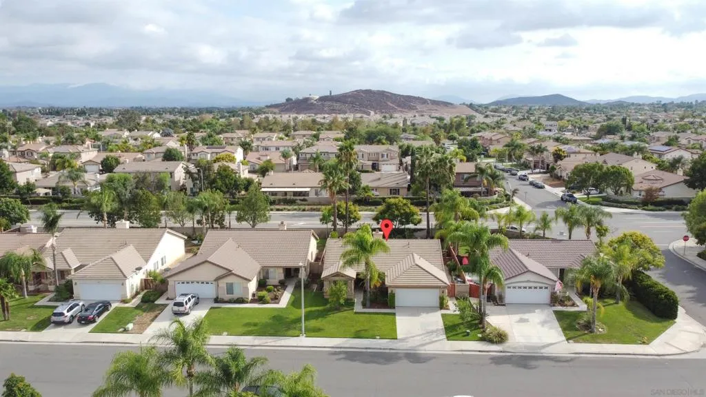 31867 Crecy Dr, Winchester, California 92596 home-pic-42