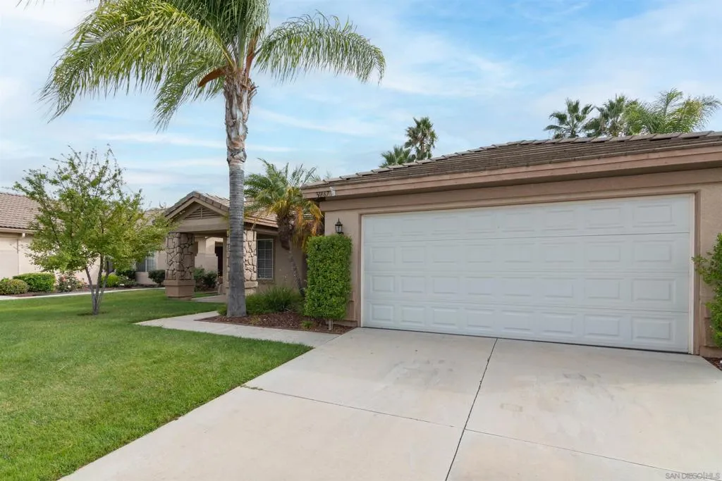 31867 Crecy Dr, Winchester, California 92596 home-pic-37