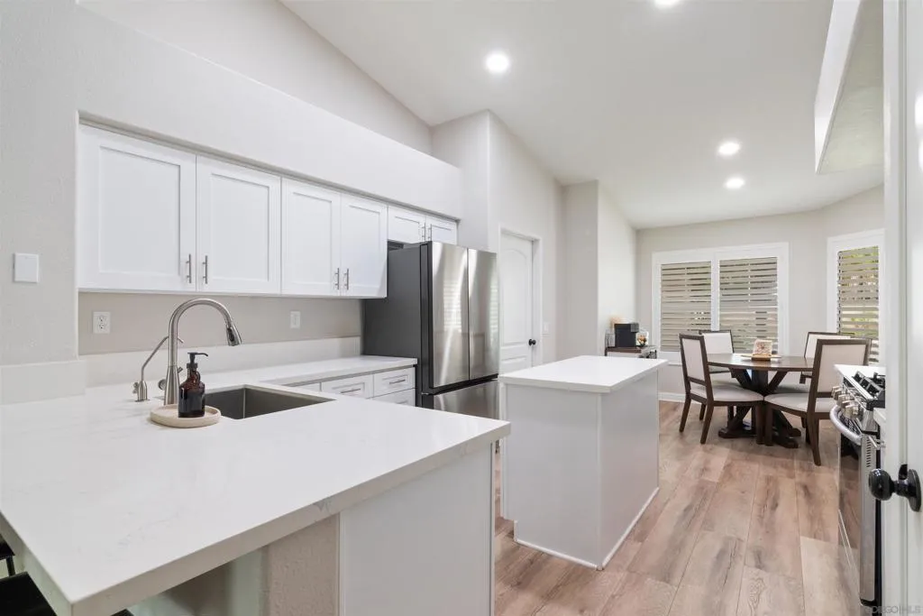 31867 Crecy Dr, Winchester, California 92596 home-pic-9