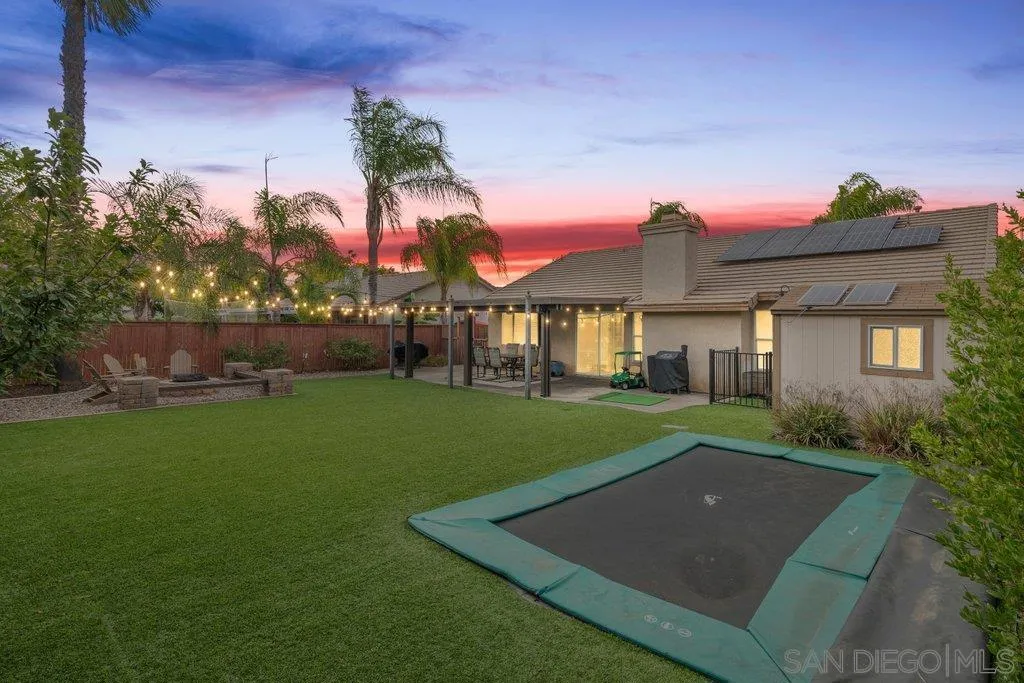 31867 Crecy Dr, Winchester, California 92596 home-pic-33