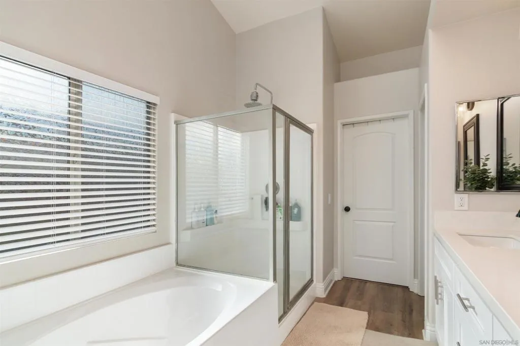 31867 Crecy Dr, Winchester, California 92596 home-pic-19