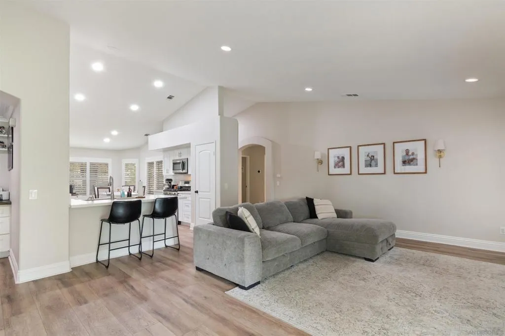 31867 Crecy Dr, Winchester, California 92596 home-pic-7