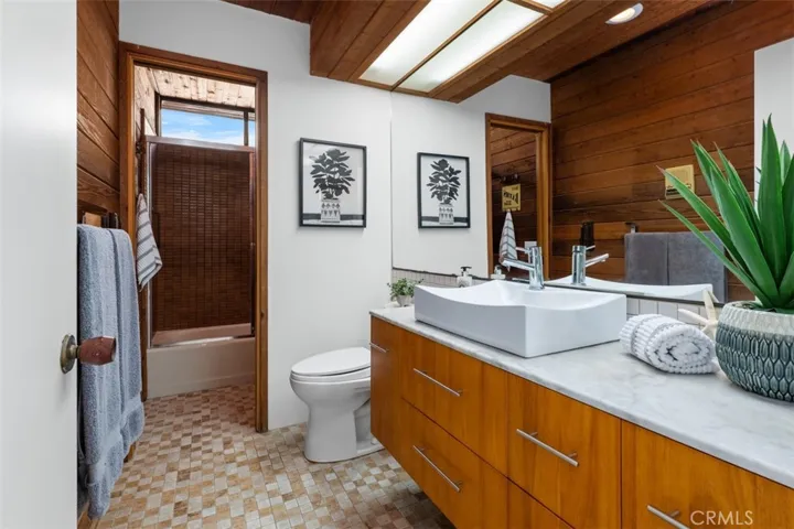 Bathroom 2 in Hallway