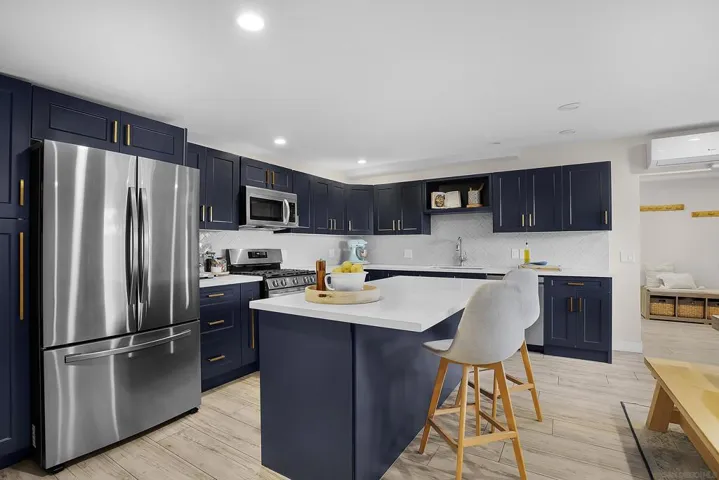 6784 Alamo Way, La Mesa, California 91942