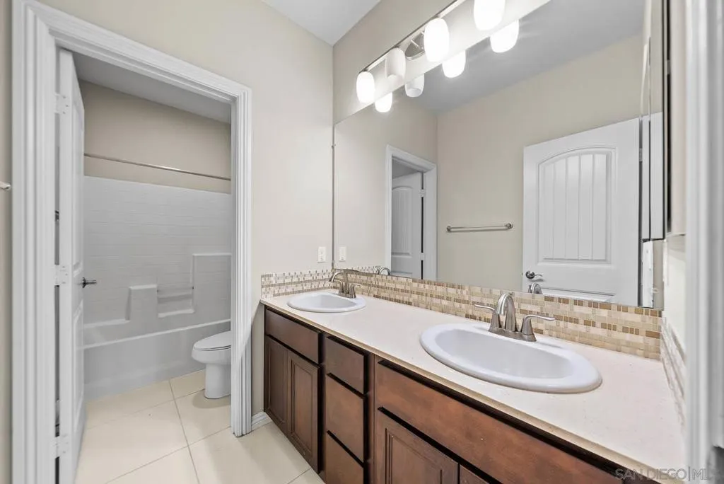 1797 Santa Christina Ave, Chula Vista, California 91913 home-pic-24