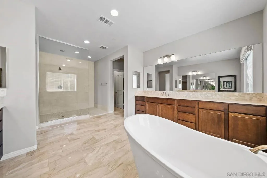 1797 Santa Christina Ave, Chula Vista, California 91913 home-pic-32