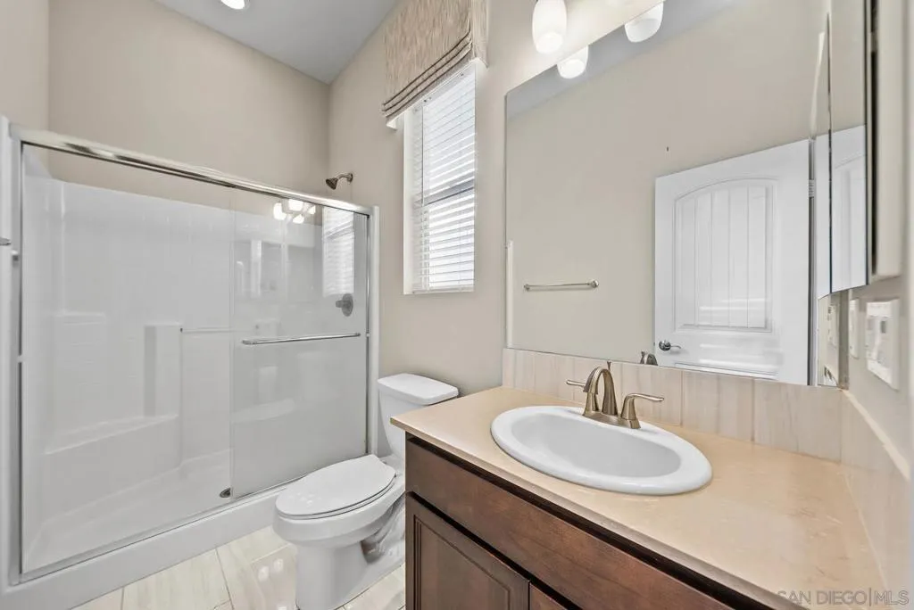 1797 Santa Christina Ave, Chula Vista, California 91913 home-pic-9