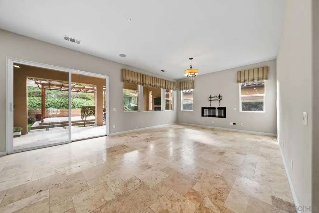 1797 Santa Christina Ave, Chula Vista, California 91913 home-pic-11