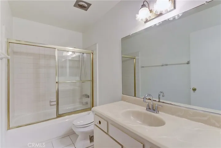 1722 New Hampshire, Costa Mesa, California 92626