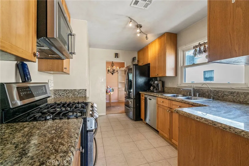 10728 Barman Avenue, Culver City, California 90230 home-pic-2