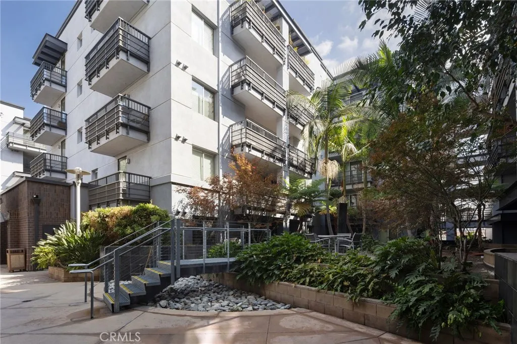 629 Traction Avenue 241, Los Angeles, California 90013 home-pic-26
