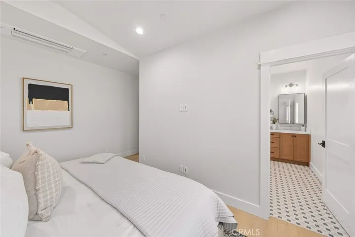 787 Toro, San Luis Obispo, California 93401