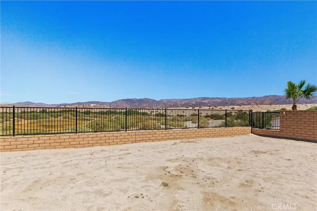 42695 Torno Pl, Indio, California 92203 home-pic-23