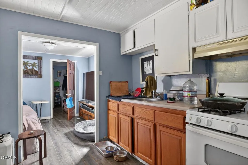 295 W Mission Street, Ventura, California 93001 home-pic-18
