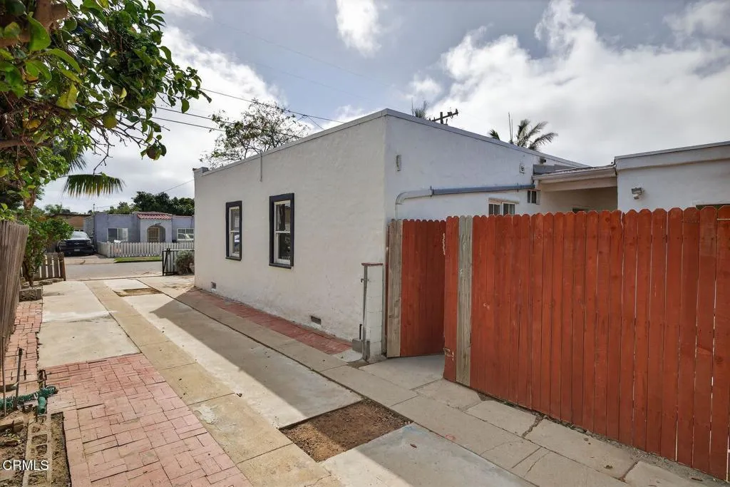 295 W Mission Street, Ventura, California 93001 home-pic-14