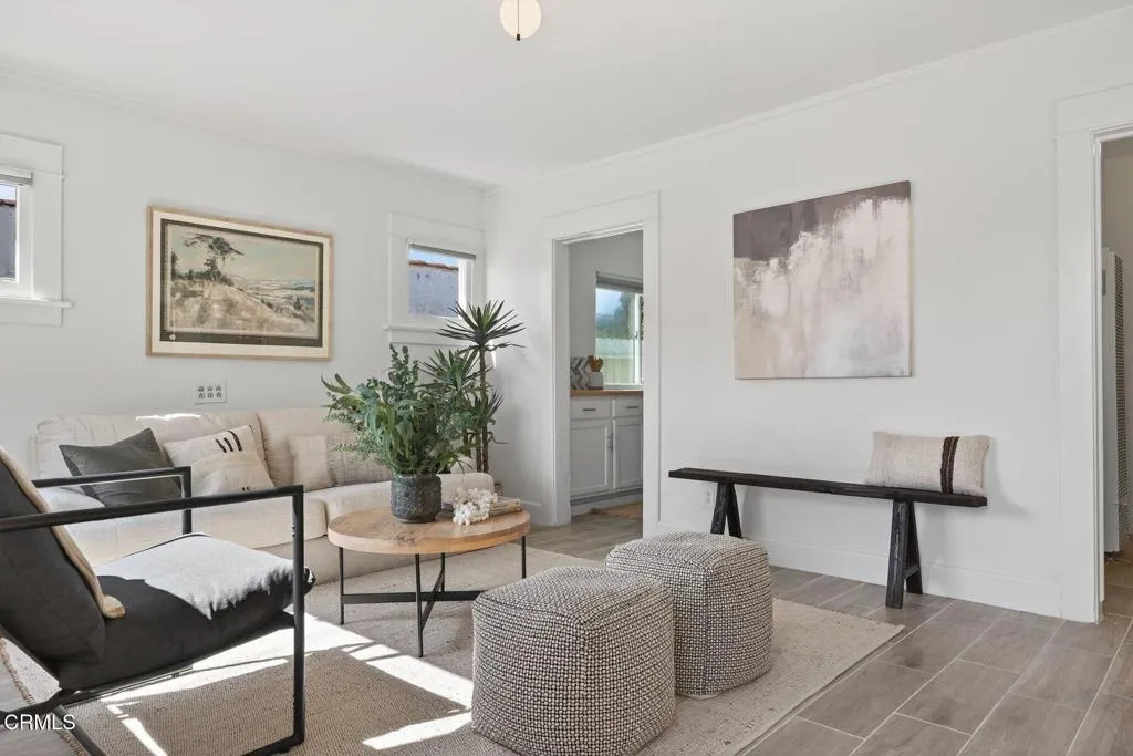 295 W Mission Street, Ventura, California 93001 home-pic-2