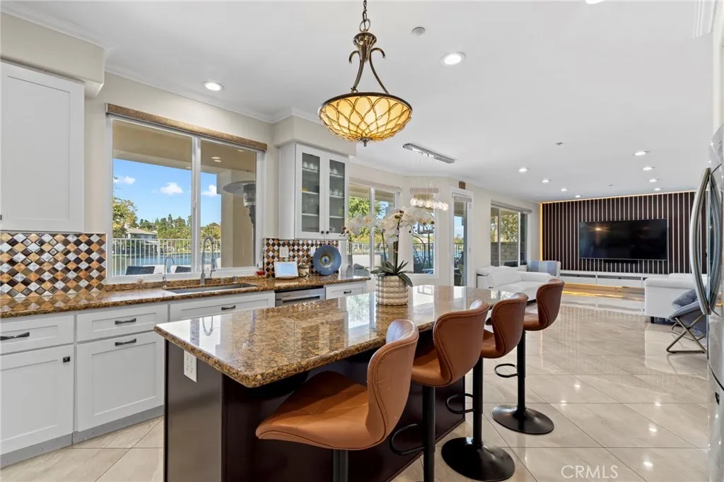 86 Lakeside Drive, Buena Park, California 90621 home-pic-25