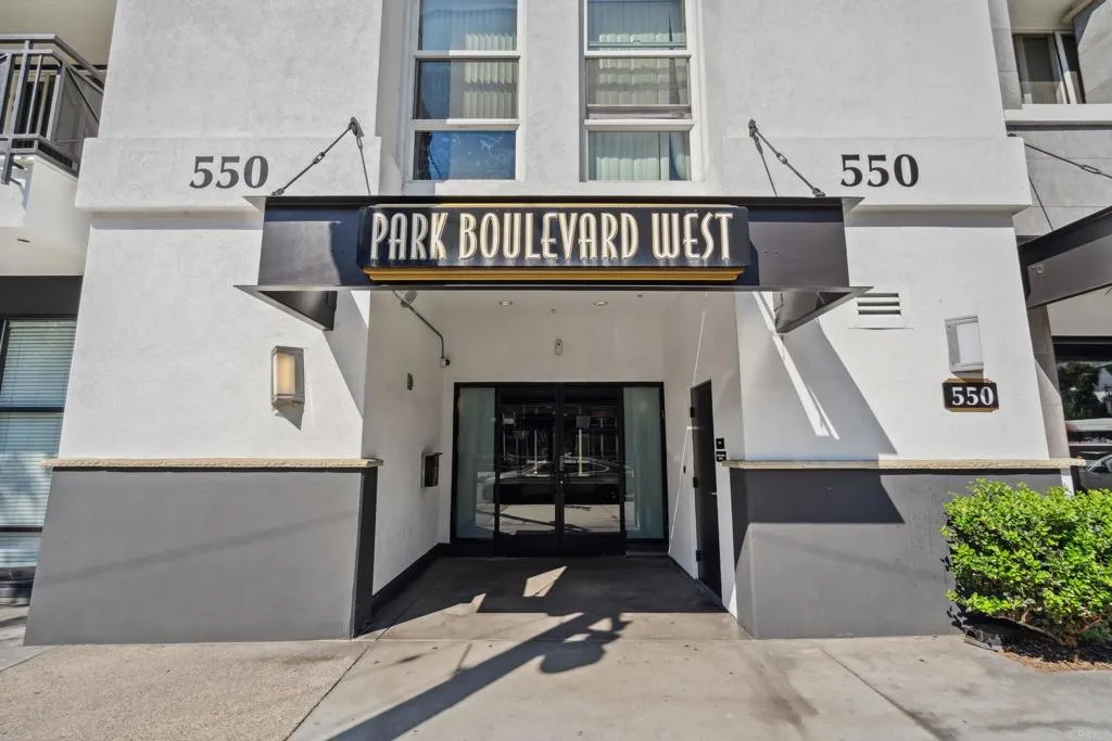 550 Park Boulevard 2306, San Diego, California 92101 home-pic-1
