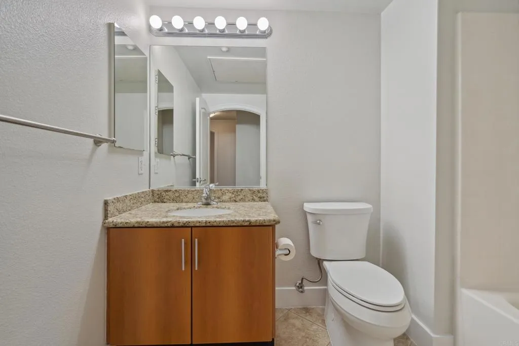 550 Park Boulevard 2306, San Diego, California 92101 home-pic-12