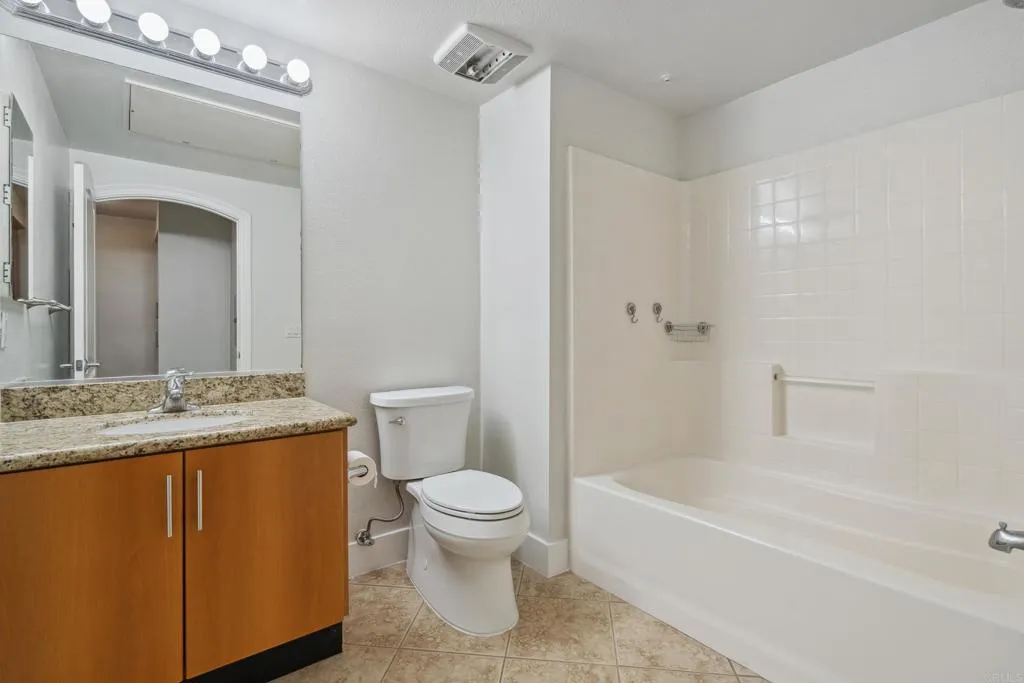 550 Park Boulevard 2306, San Diego, California 92101 home-pic-11