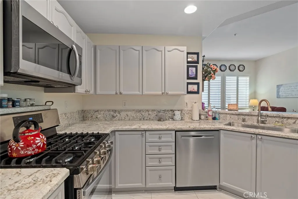 2912 Claremore Lane, Los Alamitos, California 90720 home-pic-16