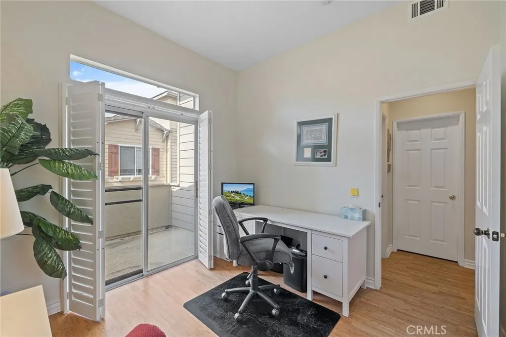 2912 Claremore Lane, Los Alamitos, California 90720 home-pic-25