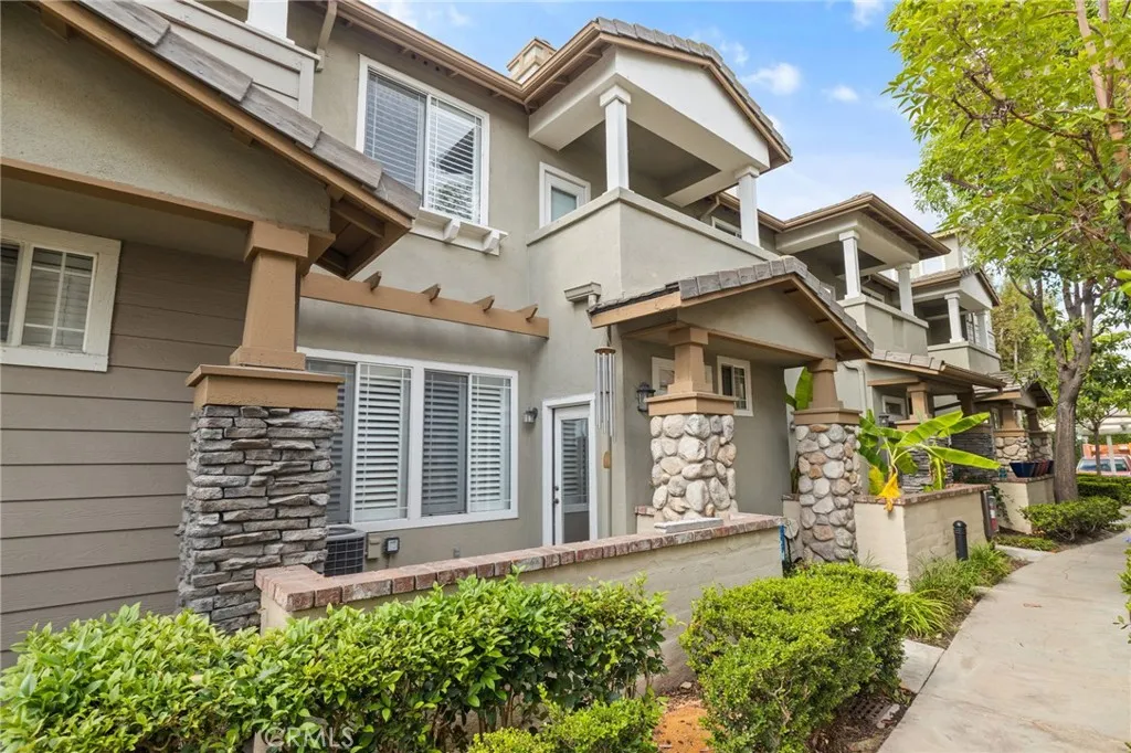 2912 Claremore Lane, Los Alamitos, California 90720 home-pic-2