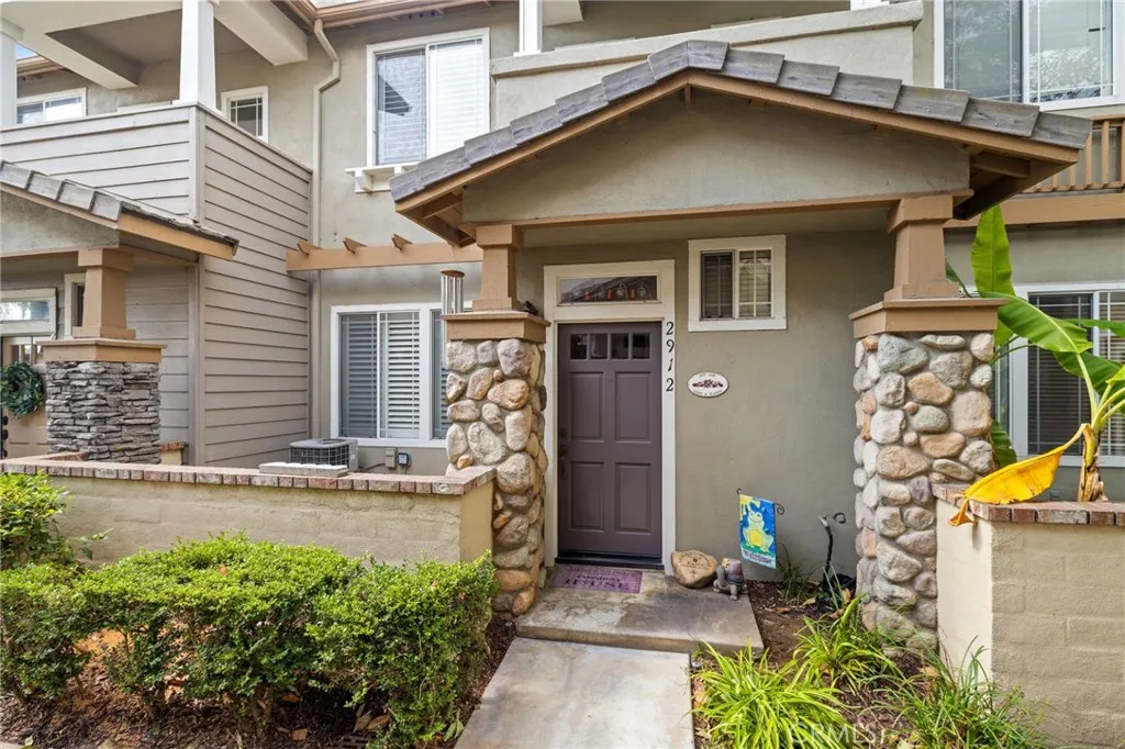 2912 Claremore Lane, Los Alamitos, California 90720 home-pic-1