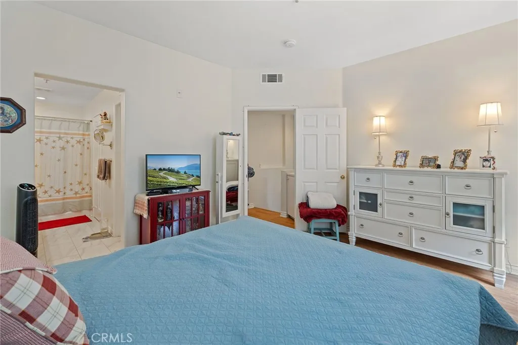 2912 Claremore Lane, Los Alamitos, California 90720 home-pic-32