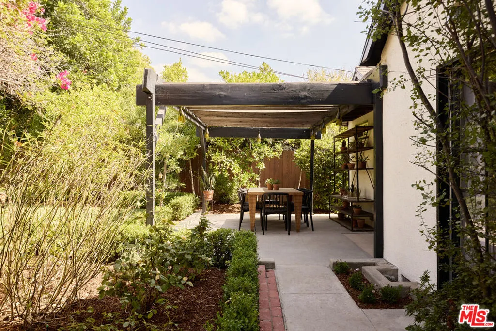 2035 Monte Vista Street, Pasadena, California 91107 home-pic-23