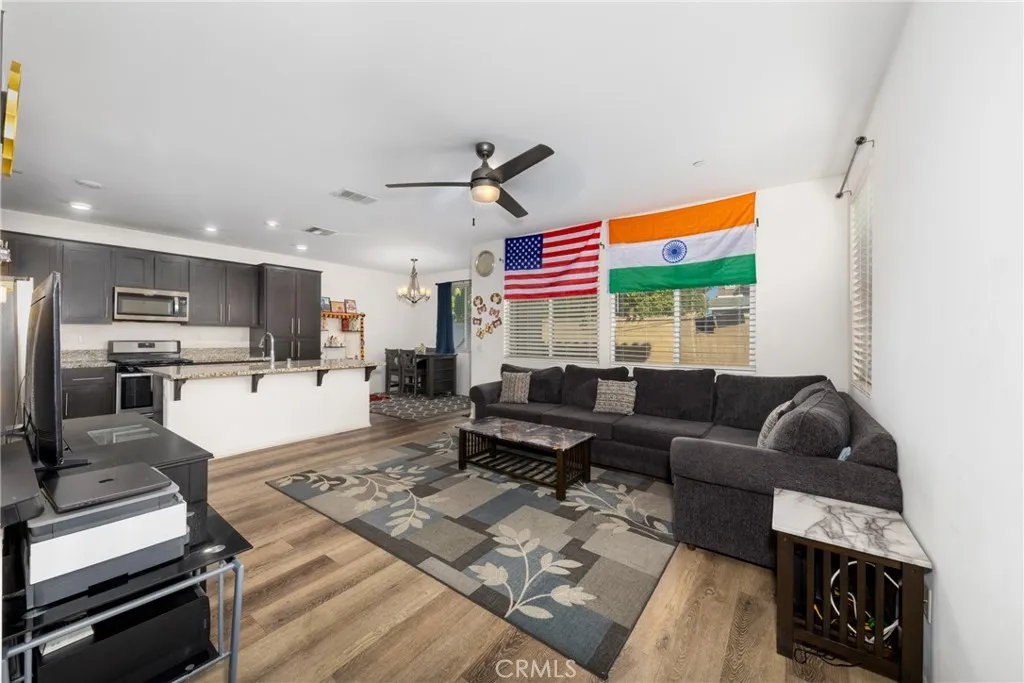 867 S Breden, Rialto, California 92376 home-pic-7