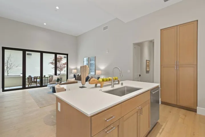 389 1st Street 14, Los Altos, California 94022