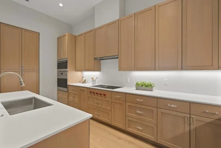 389 1st Street 14, Los Altos, California 94022