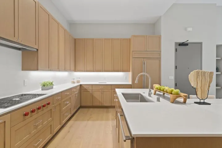 389 1st Street 14, Los Altos, California 94022